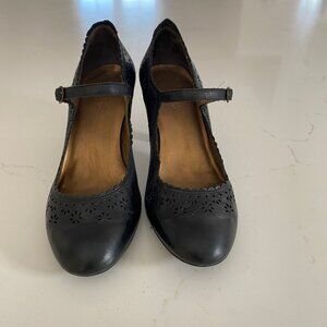 Black Leather Mary Janes With Low Stilleto Heel - Size 39 EU